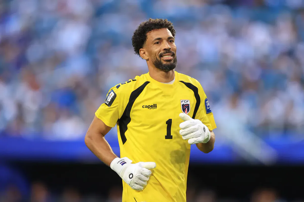 Vozinha podpisał kontrakt z Colo Colo i otrzymał 11-krotną podwyżkę