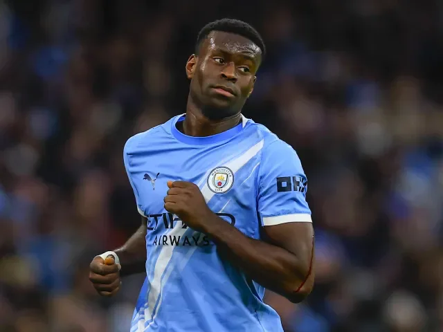 Guehi kluczowym ogniwem w pościgu Manchesteru City za Arsenalem.