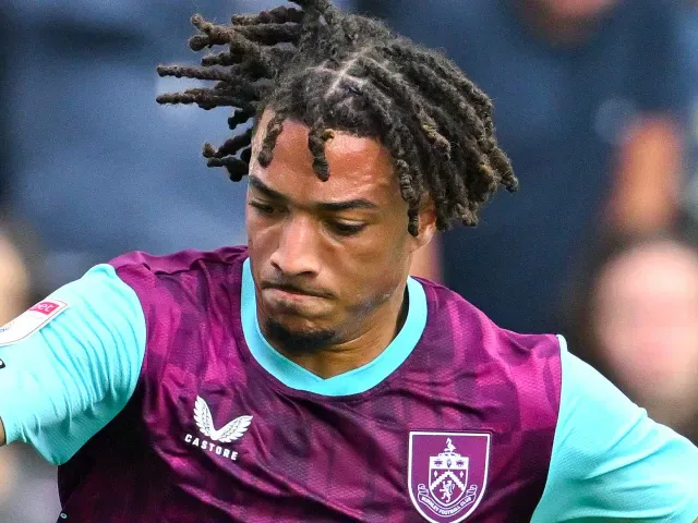 Koleosho odchodzi z Burnley do Paris FC.
