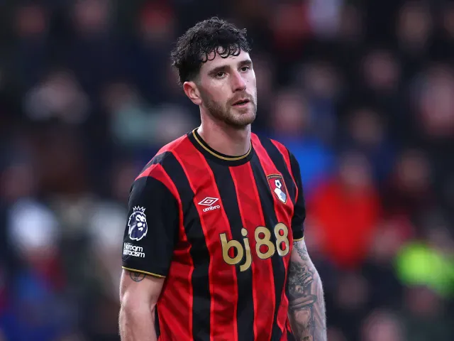 Liverpool wyprzedza rywali w wyścigu o transfer obrońcy Bournemouth.