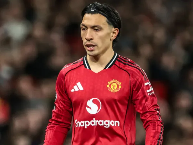 Manchester United odwołuje się od czerwonej kartki dla Martineza.