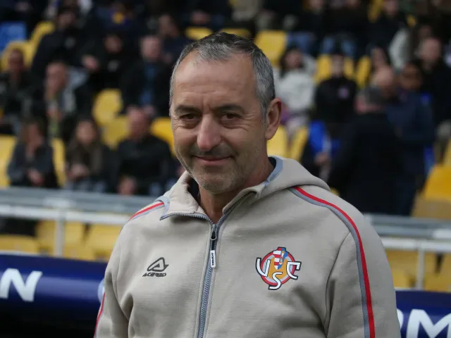 Napoli chce odbić po serii, walcząc z zagrożoną spadkiem Cremonese.
