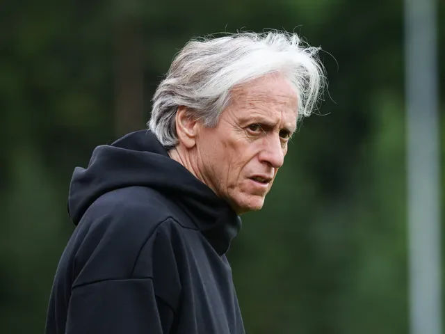Wicelubarska walka w cieniu tytułu: Al Okhdood u siebie z rozpędzonym Al-Nassr.
