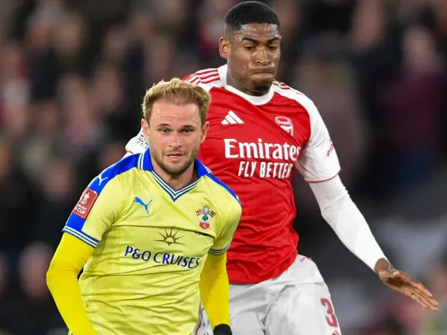 Leeds United zasilą czołowi gracze, Scienza chce do Premier League.