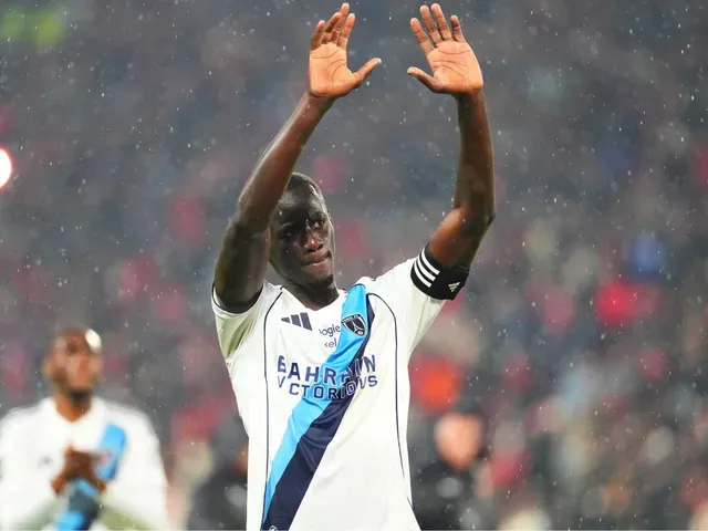 Liverpool zyskał na czasie w wyścigu po Moustaphę Mbow z Paris FC