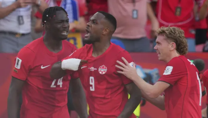 Kanada kontra Katar: starcie po historycznych punktach na mundialu.