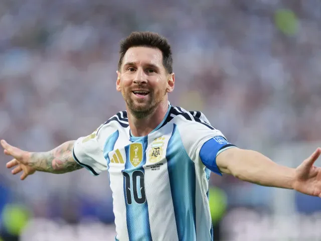 Messi znów olśniewa: hat-trick i rekordy na otwarcie mundialu.
