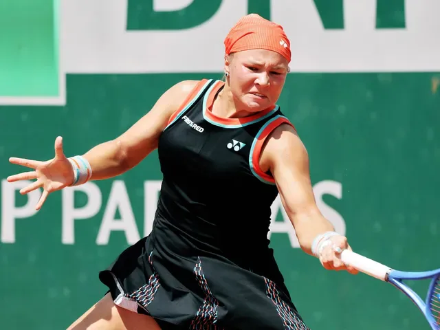 Młoda rewelacja kontra faworytka: Sznaider spróbuje zdetronizować Sabalenkę w ćwierćfinale Roland Garros.