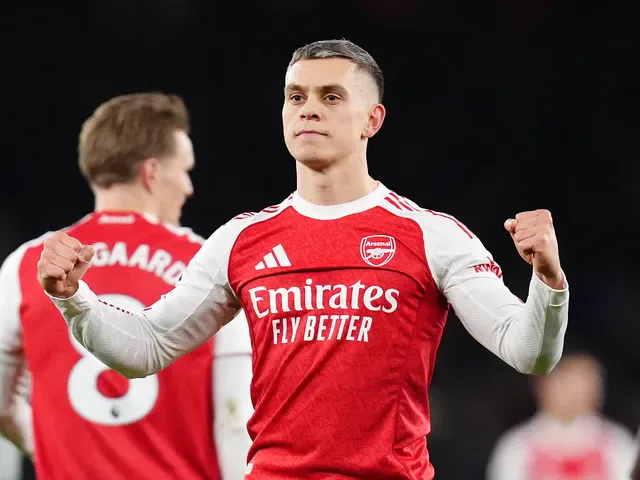 Trossard blisko transferu do Besiktasu, Arsenal celuje w Barcolę